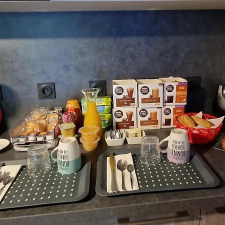 Petit Dejeuner Compris *